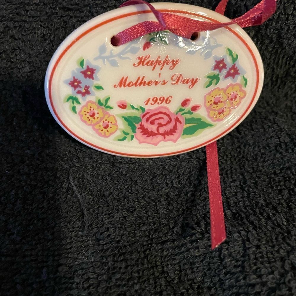 Longaberger Happy Mother’s Day 1996 Porcelain Basket Emblem - Picture 5 of 6